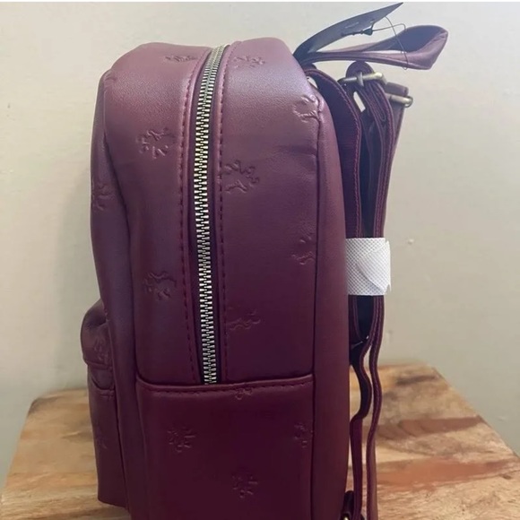 NEW IN BAG! Harry Potter Gryffindor Embossed Mini Backpack - Picture 4 of 14